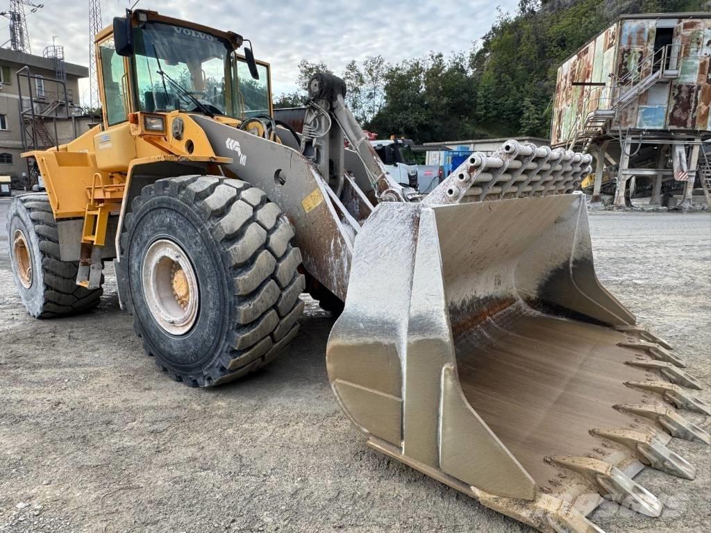 Volvo L 220 E  휠로우더