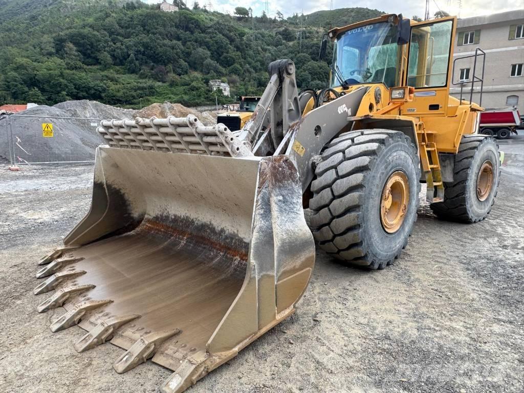 Volvo L 220 E  휠로우더