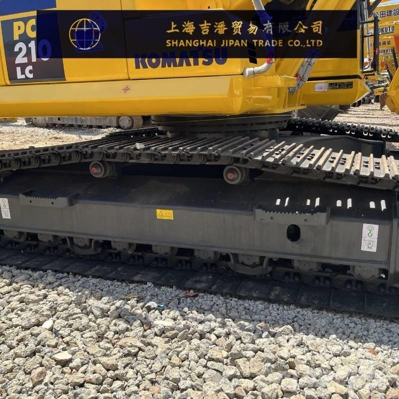 Komatsu PC 210 대형 굴삭기 29톤 이상