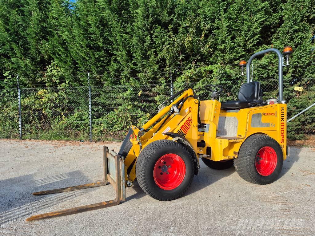Knikmops KM 130  휠로우더