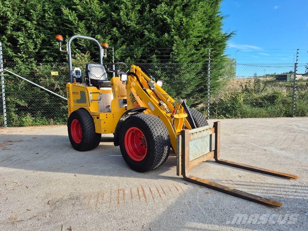 Knikmops KM 130  휠로우더