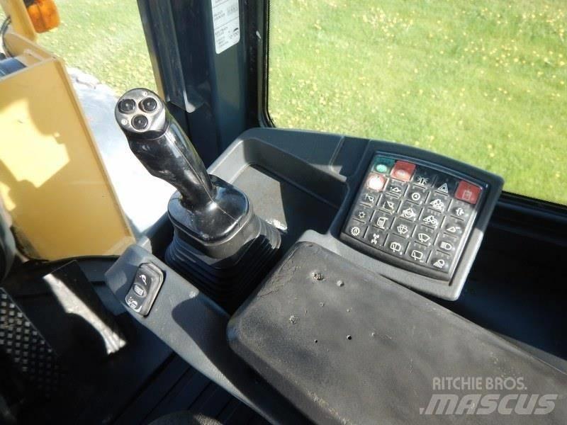 John Deere 624K  휠로우더