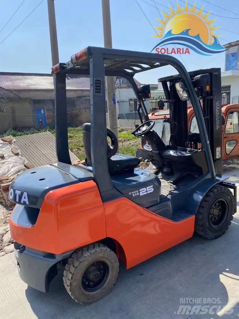 Toyota FD25 디젤 지게차