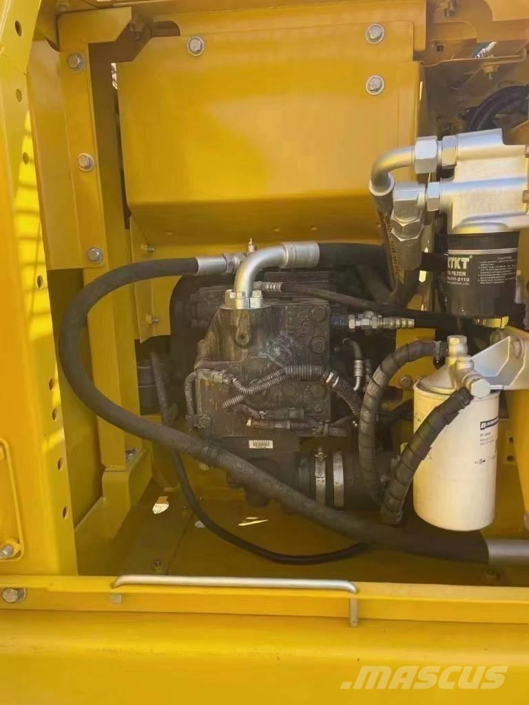 Komatsu PC 110 대형 굴삭기 29톤 이상