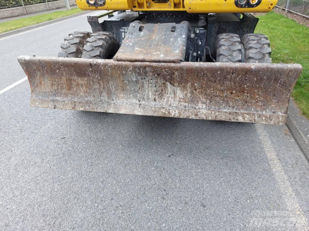 Komatsu PW148-11  휠 굴삭기