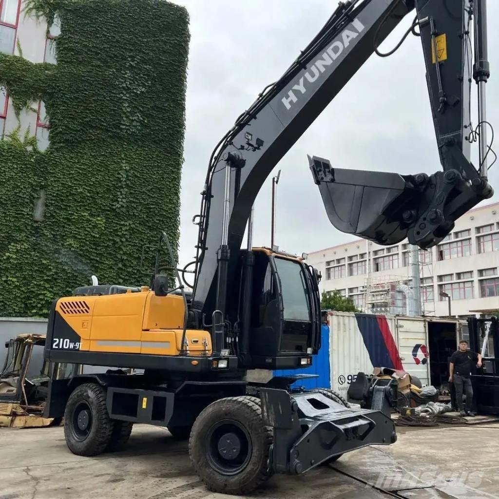 Hyundai R210W-9  휠 굴삭기