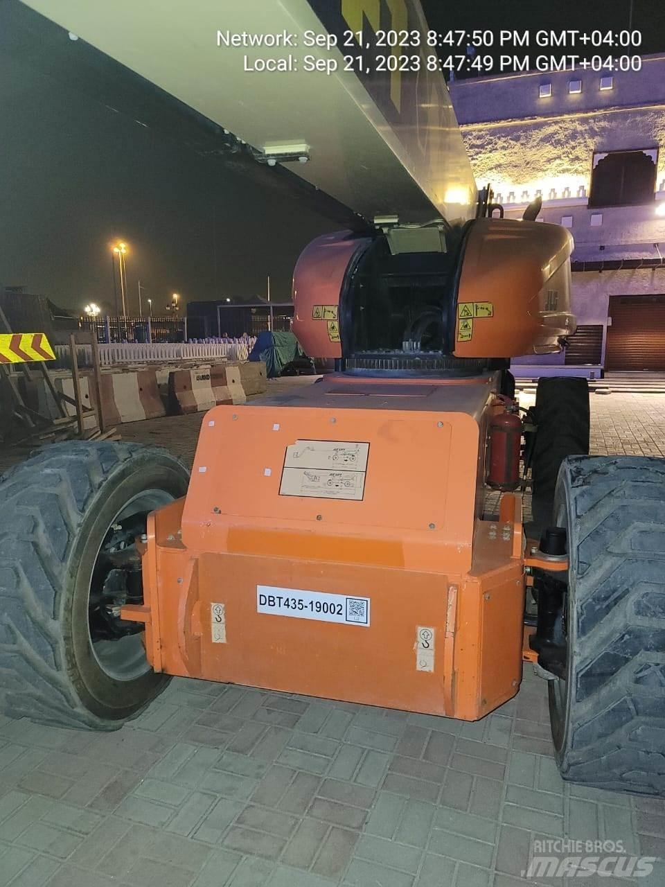 JLG 1350SJP 견인식 전동이동 리프트