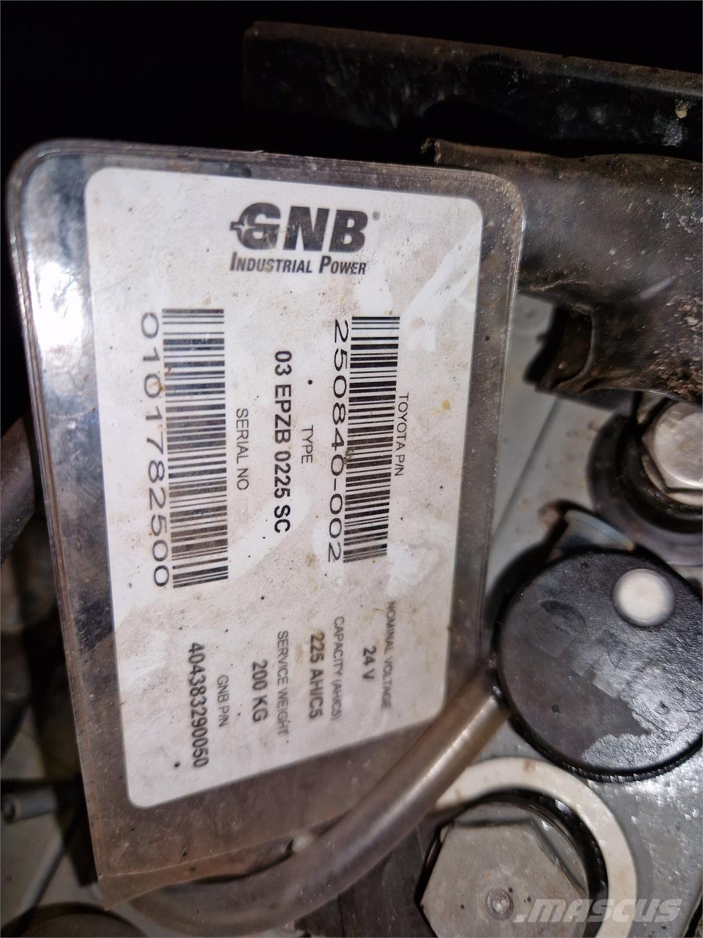 Toyota SWE200D 보행식 리치 지게차