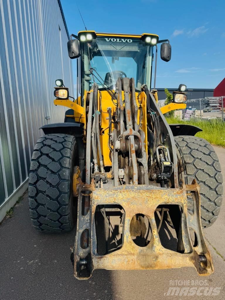 Volvo L 90 G  휠로우더