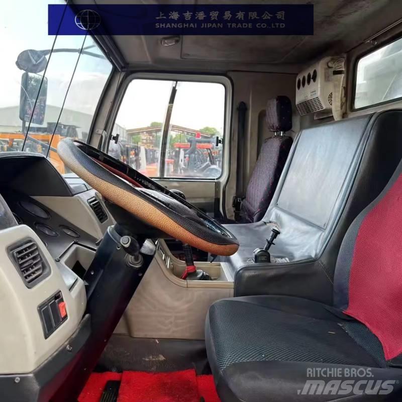 Zoomlion QY 70 V A/T 크레인