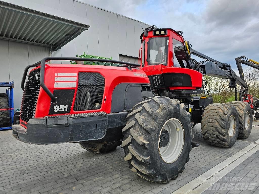 Komatsu 951 원목 하베스터