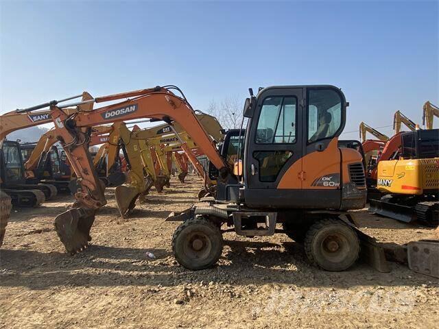 Doosan DX60W  휠 굴삭기