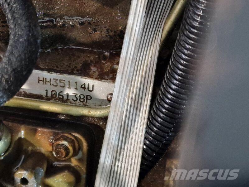 Perkins 403C-11 엔진