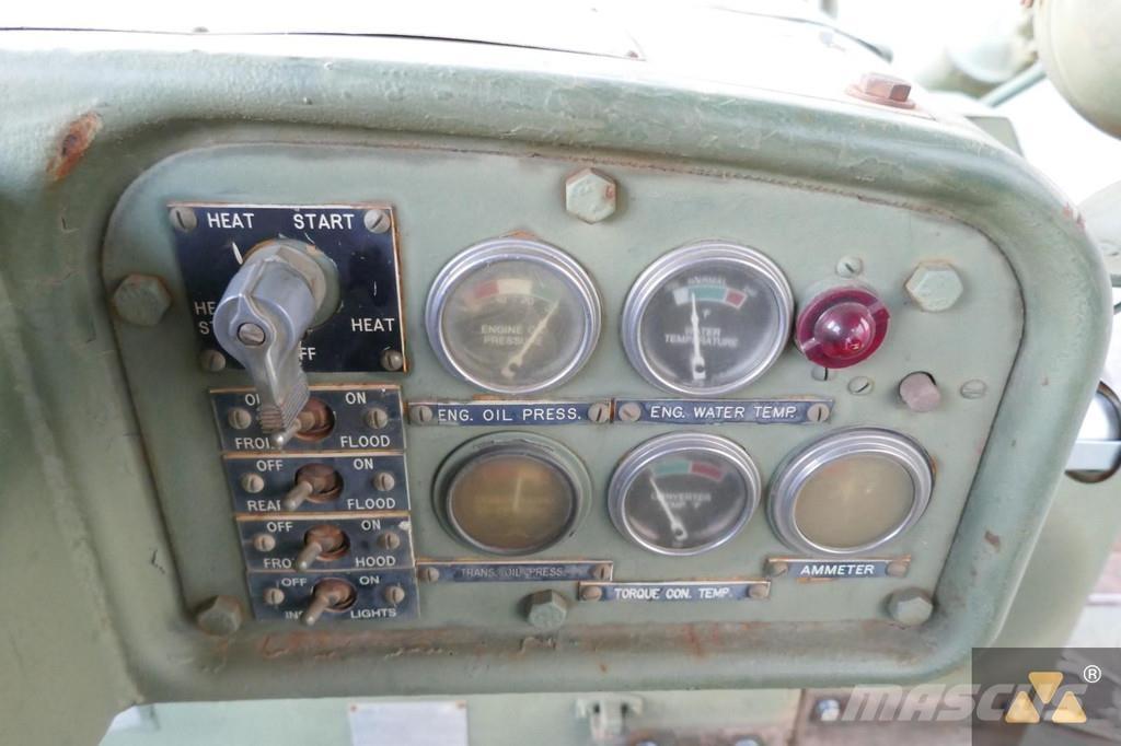 CAT D7F Ex-army 크롤러 도저