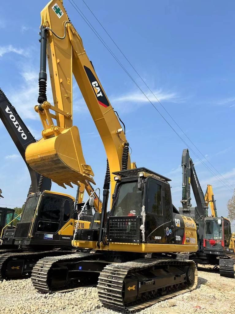 CAT 320D2 중형굴삭기 7톤-28톤