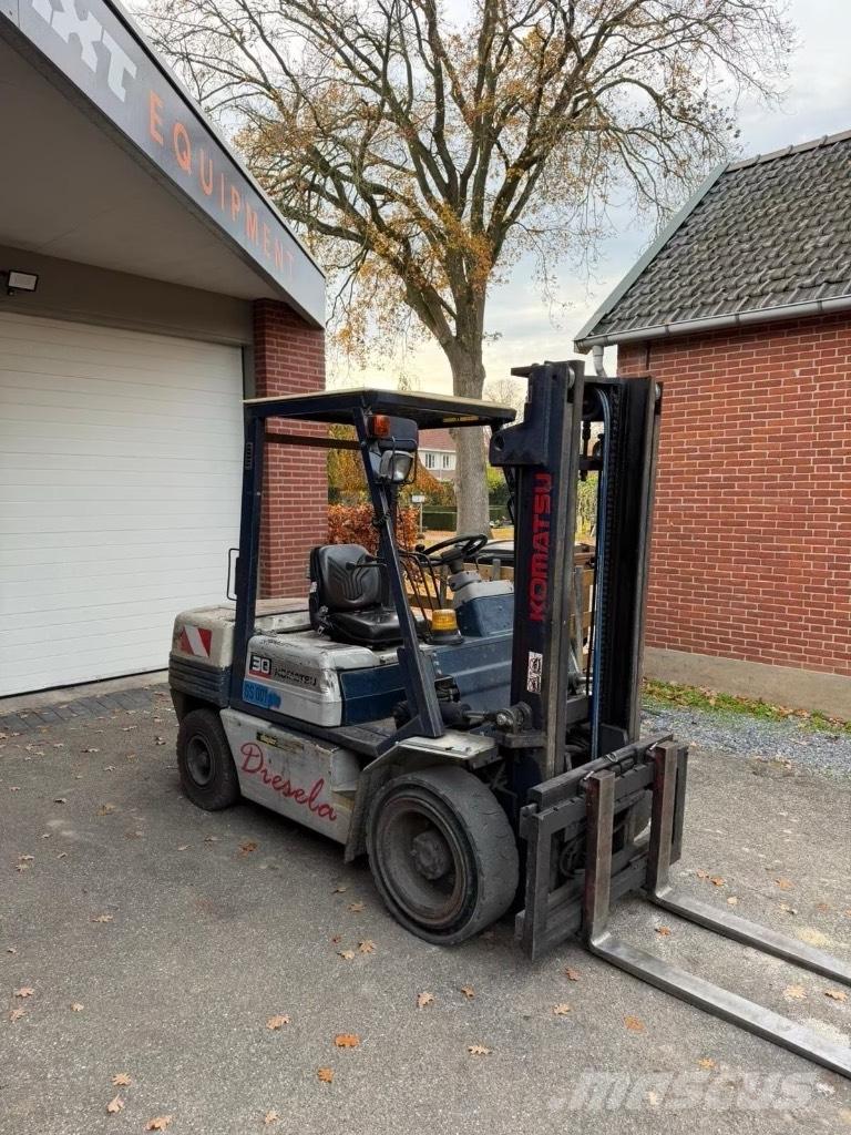 Komatsu FD30T-11E 디젤 지게차