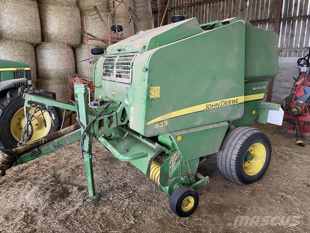 John Deere 623 원형 곤포기