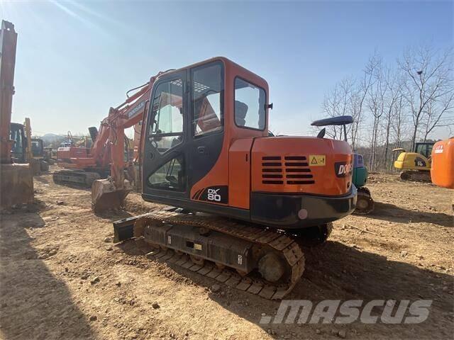 Doosan DX80 중형굴삭기 7톤-28톤