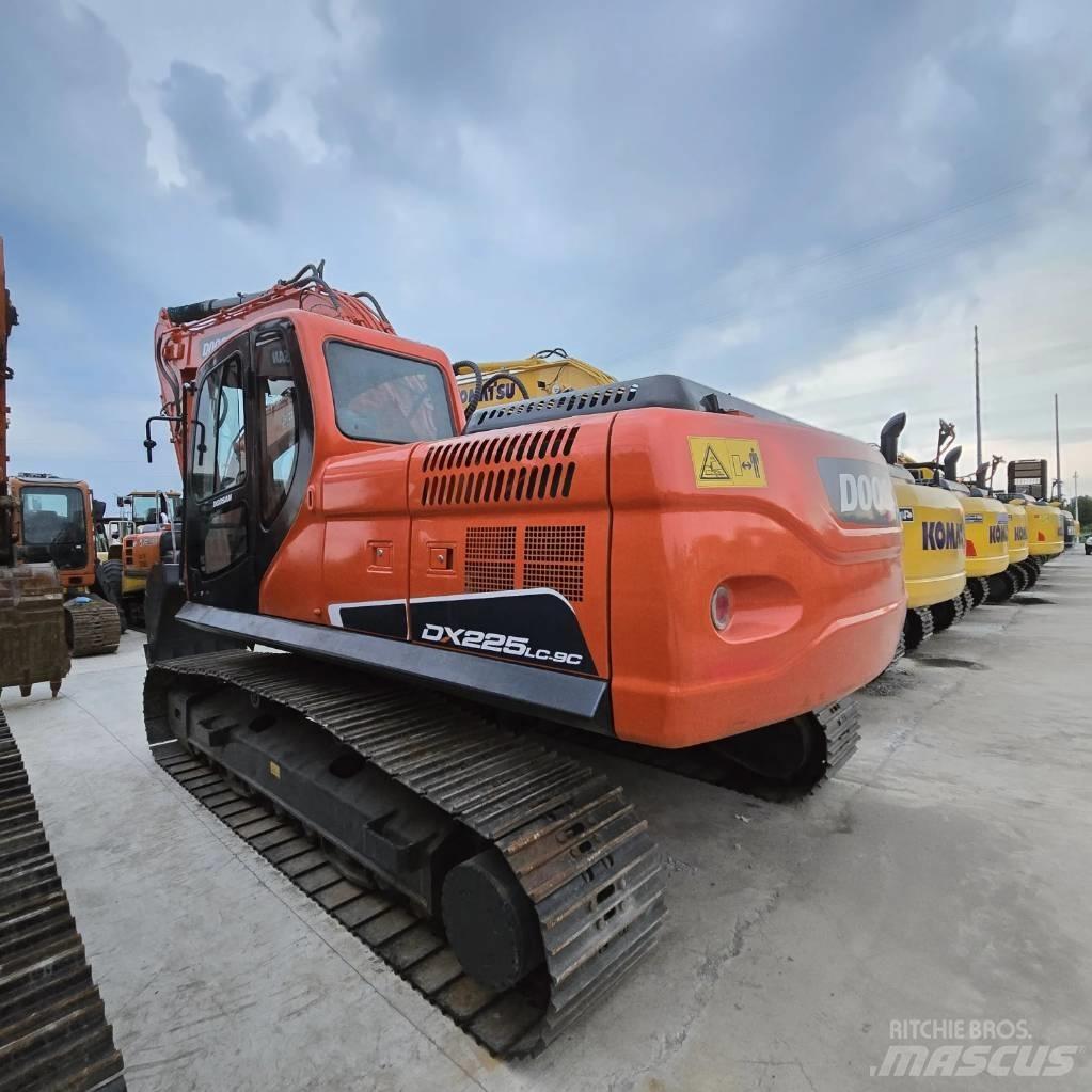 Doosan DX 225 LC 소형 굴삭기 7톤 미만