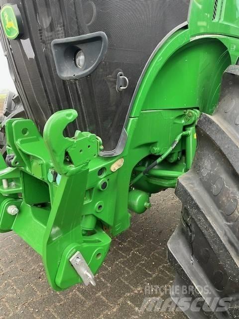 John Deere 7230 R 트랙터