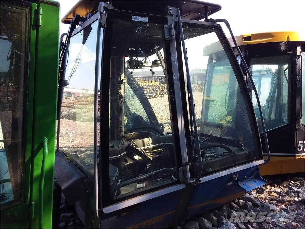 Rottne F18 캐빈 및 인테리어