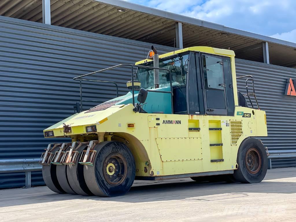 Ammann AP 240 공기 타이어 롤러