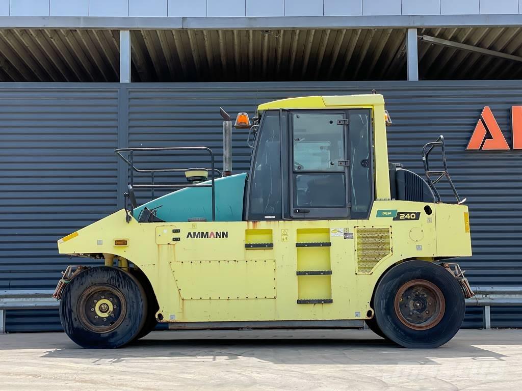 Ammann AP 240 공기 타이어 롤러