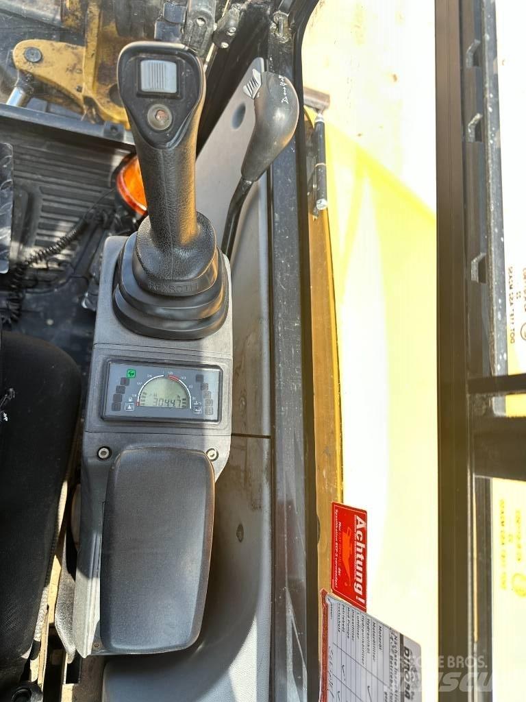 CAT 302.7 D CR 소형 굴삭기 7톤 미만