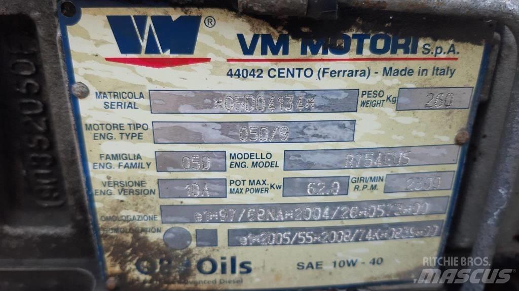 VM R754EU5 80 HP 엔진