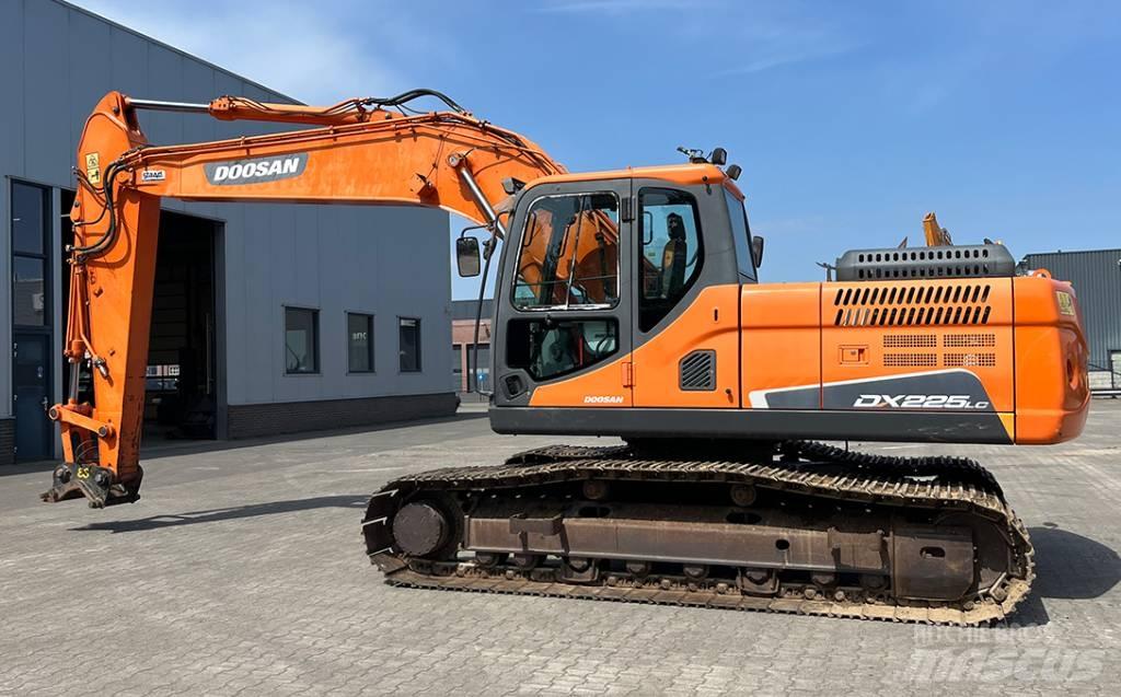 Doosan DX 225 LC-3 대형 굴삭기 29톤 이상