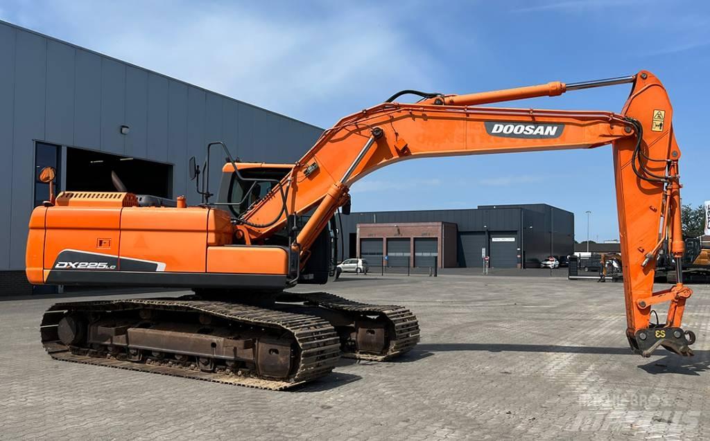 Doosan DX 225 LC-3 대형 굴삭기 29톤 이상