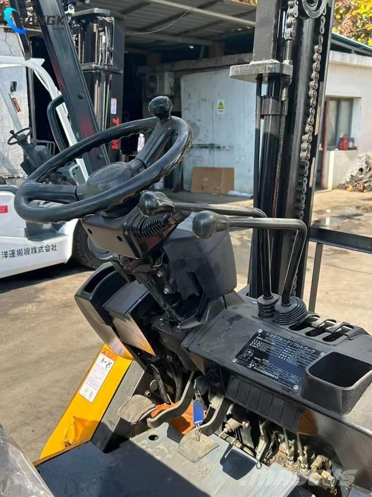 Toyota 7 FDN 30 디젤 지게차