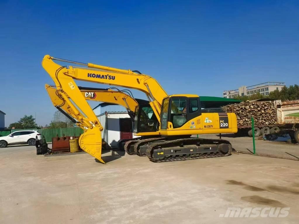 Komatsu PC 220 대형 굴삭기 29톤 이상