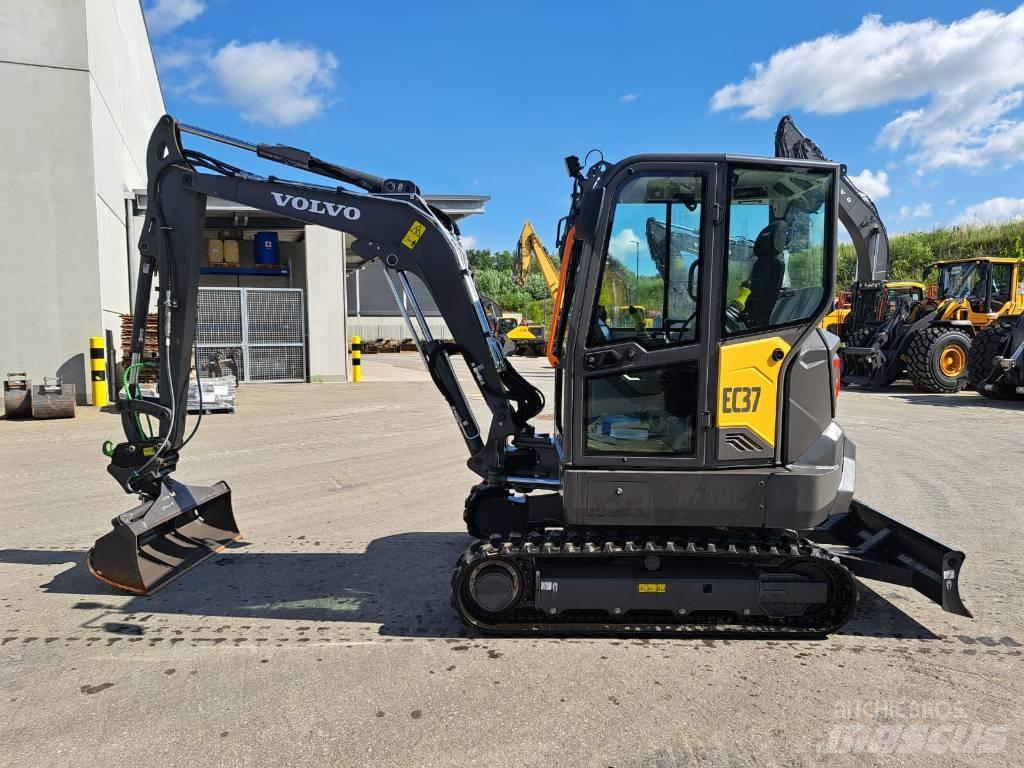 Volvo EC 37 F 소형 굴삭기 7톤 미만