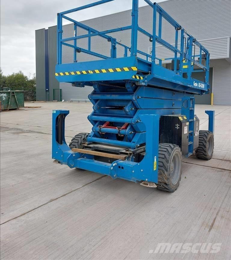 Genie GS 5390 RT 가위형 리프트