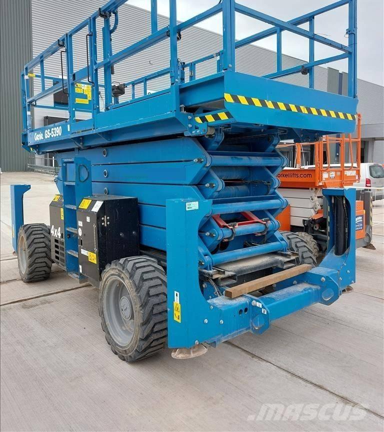 Genie GS 5390 RT 가위형 리프트