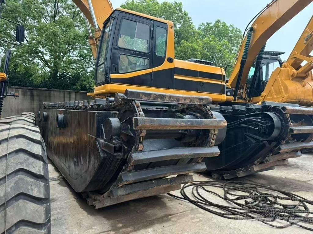 CAT 320 B 수륙양용 굴삭기