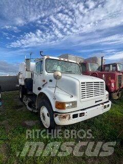 International 4700 플랫베드/드롭사이드 트럭