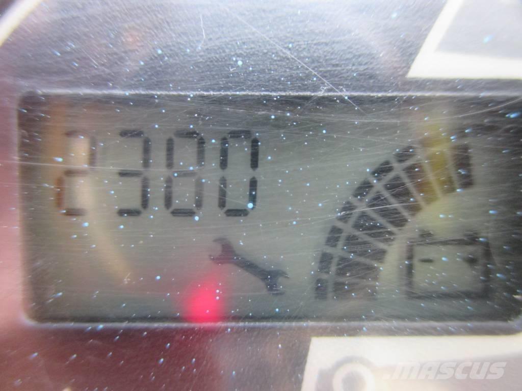 JLG Toucan 8 E 인원/화물 앨리베이터