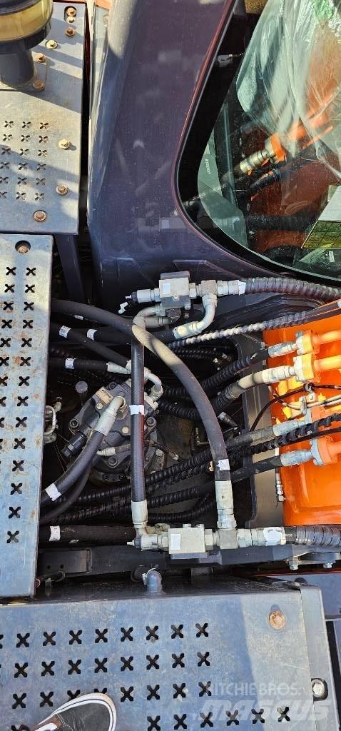 Doosan DX 225 대형 굴삭기 29톤 이상