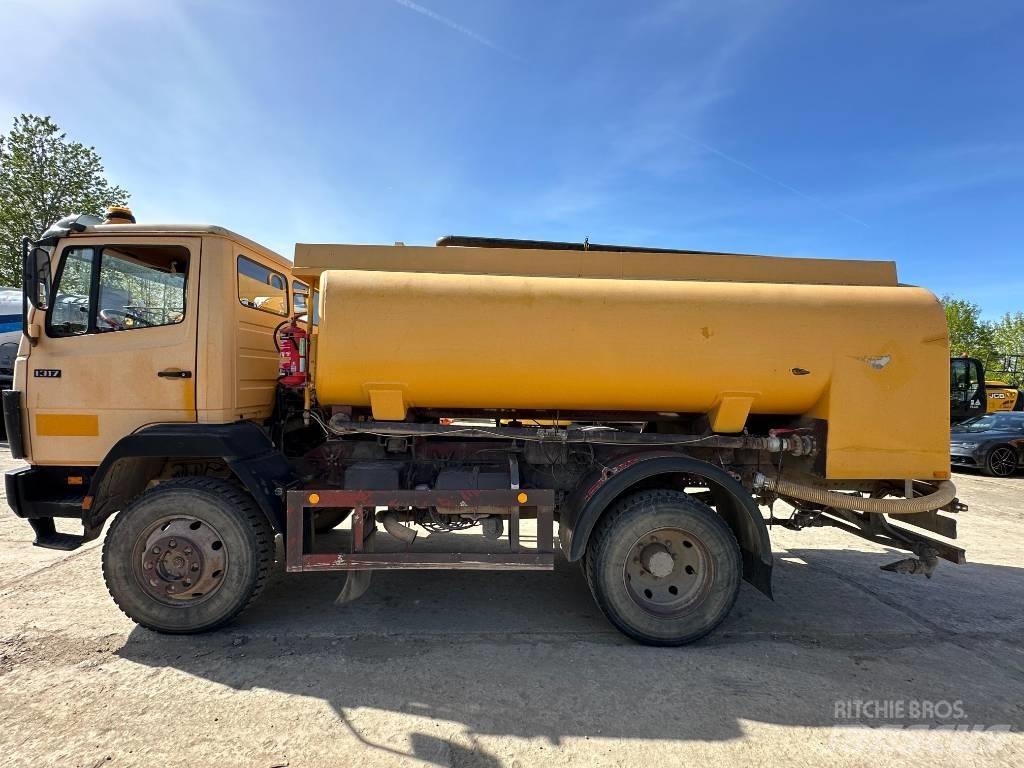 Mercedes-Benz 1317 탱커 트럭