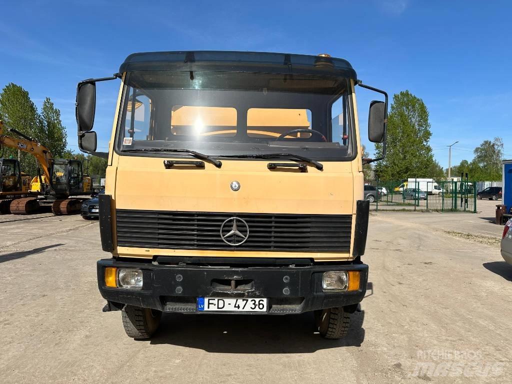 Mercedes-Benz 1317 탱커 트럭