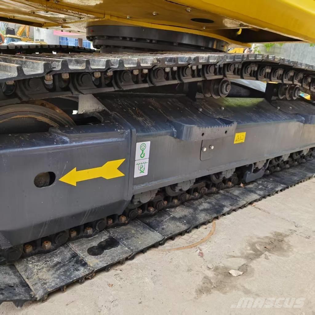 Komatsu PC 200-8 대형 굴삭기 29톤 이상