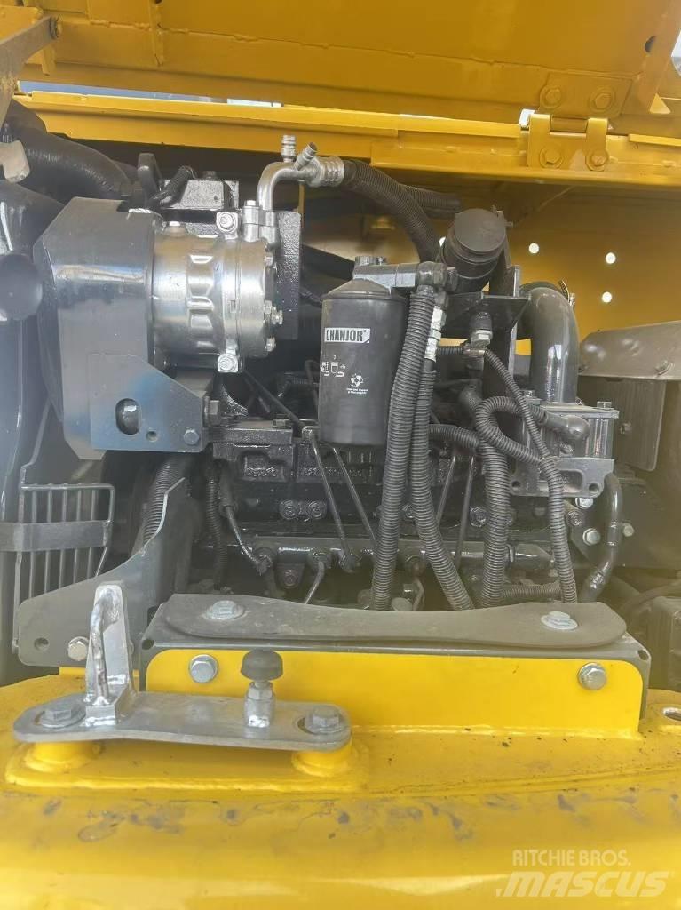 Komatsu PC 70 대형 굴삭기 29톤 이상