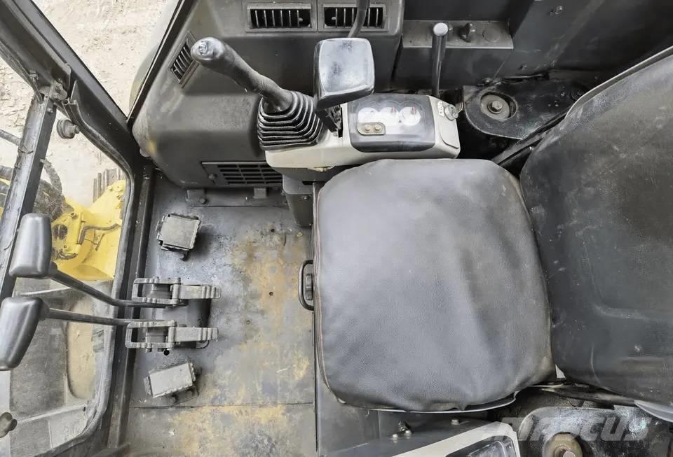 Komatsu PC35 소형 굴삭기 7톤 미만