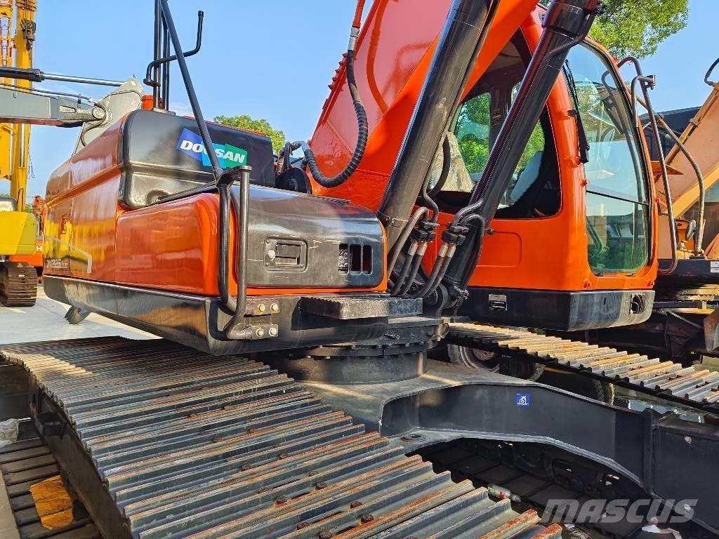 Doosan DX 225 LC 대형 굴삭기 29톤 이상