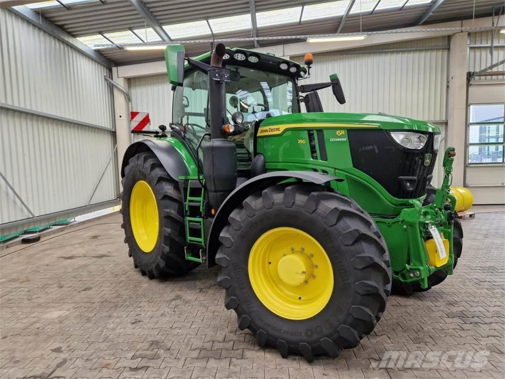 John Deere 6R 250 트랙터