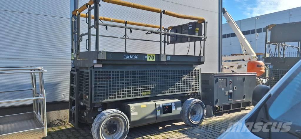 JLG M 3369 가위형 리프트