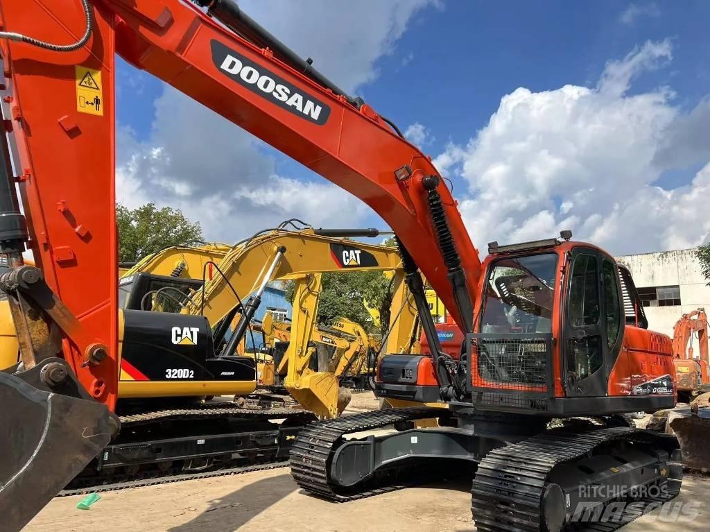 Doosan DX225-9C 대형 굴삭기 29톤 이상