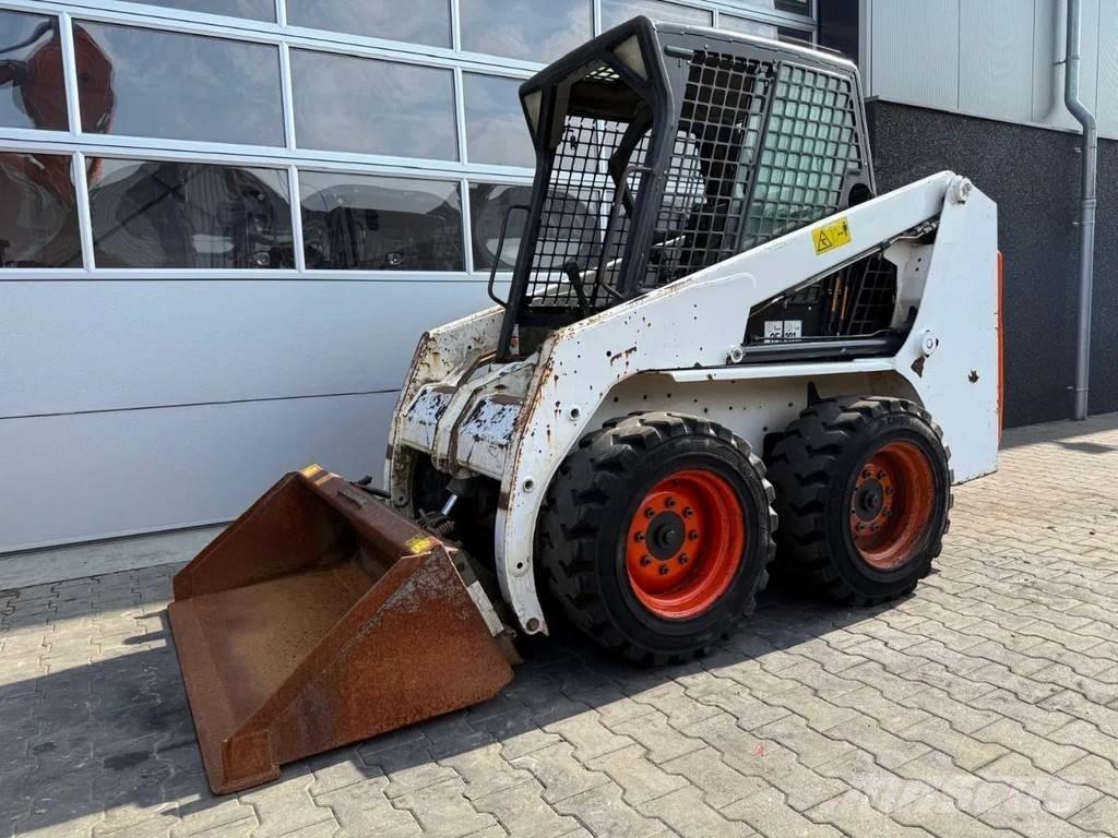 Bobcat S130  스키드로더